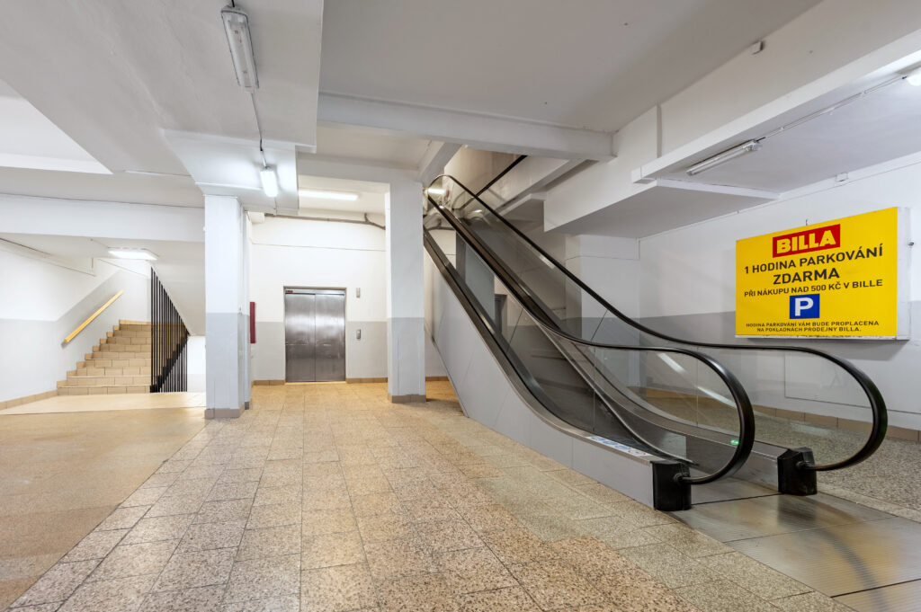 Renovace společných prostor v Obchodním domě Šárka