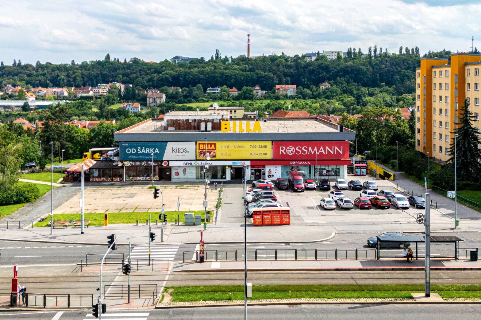 Renovace společných prostor v Obchodním domě Šárka